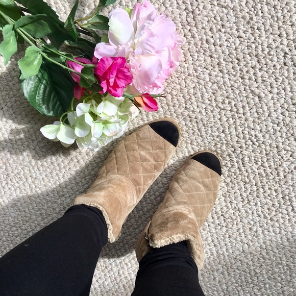 CHANEL Shoes - CHANEL shearling boot